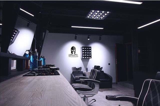 Imperial Barbershop & Academy Szlak 50 (Czynne codziennie)