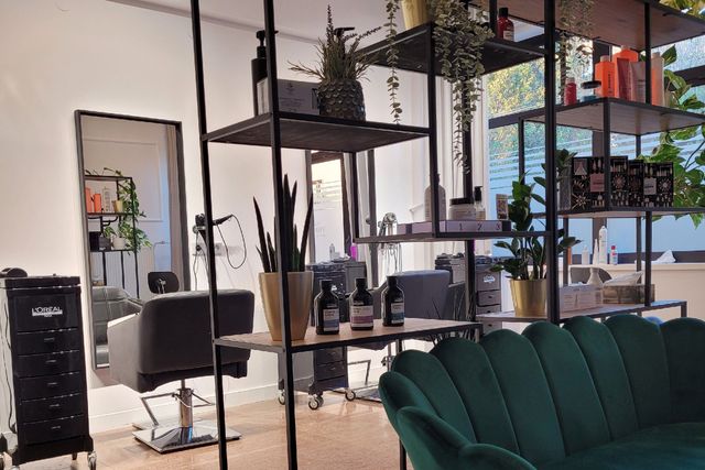 STUDIO BEAUTY BORSUCZA | Fryzjer | Podologia | Kosmetyka | Stylizacja Paznokci | Depilacja Laserowa — barbershop w Krakowie